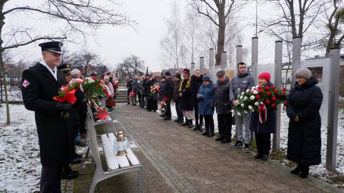 Zdjęcie przedstawia uroczystość obchodów 78. rocznicy Marszu Śmierci w Pruszczu Gdańskim